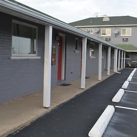 Red Carpet Inn & Suites New Cumberland Exterior photo