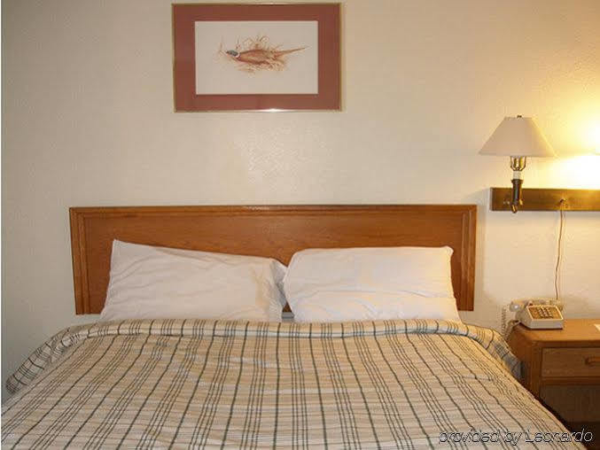 Red Carpet Inn & Suites New Cumberland Exterior photo